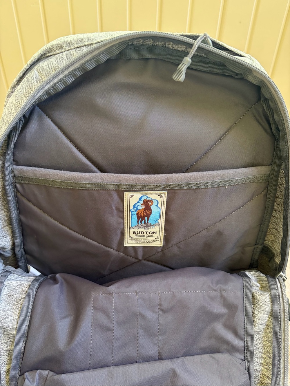 BURTON Backpack – Excellent Condition - Picture 10 of 12